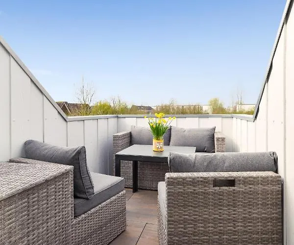 Haus Zur Moewe - Poolnutzung - Garten - Tischtennis Bensersiel